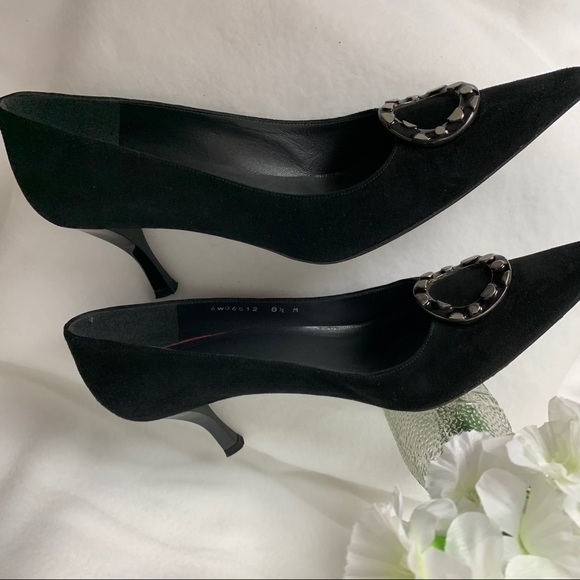 Stuart Weitzman Black Suede Heels w/Buckle Sz 8.5 - Picture 6 of 13